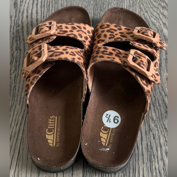 Cliffs by WHITE MOUNTAIN Brown Sandals with Adjustable Straps - Picture 4 of 5